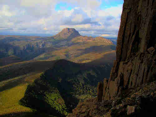 800px_cradle_mountain_seen_from_barn_bluff.jpg - 10.42 kb